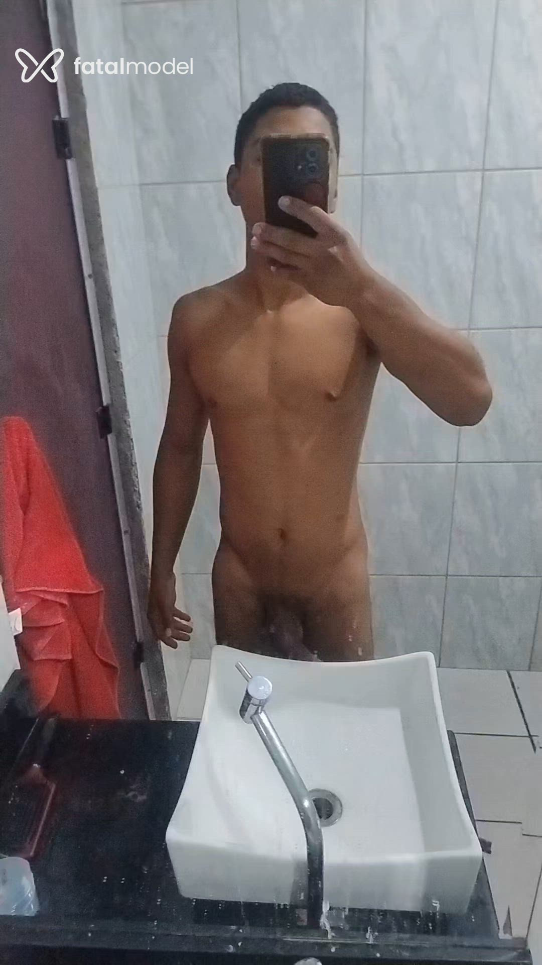 Acompanhante homem morena (o) de olhos castanhos - Menorzin
