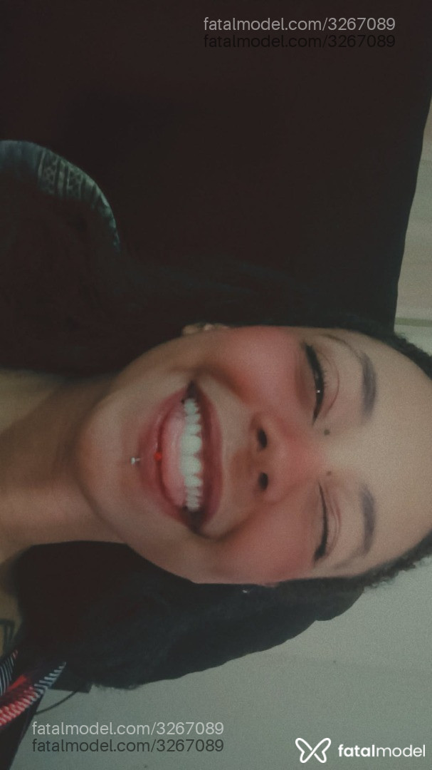 Acompanhante mulher morena (o) de olhos castanhos - Helena Mendes