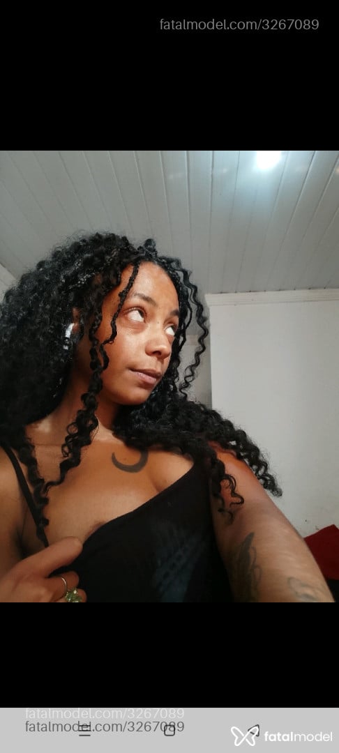 Acompanhante mulher morena (o) de olhos castanhos - Helena Mendes