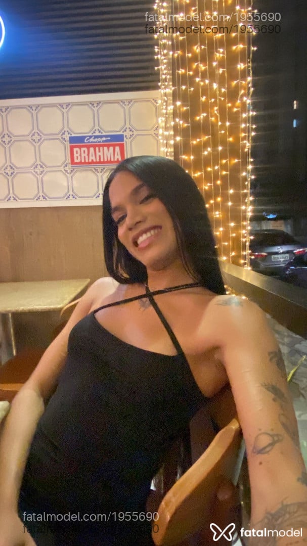 Acompanhante mulher trans com cabelo castanho de olhos castanhos em Jaboatão dos Guararapes - Merlya