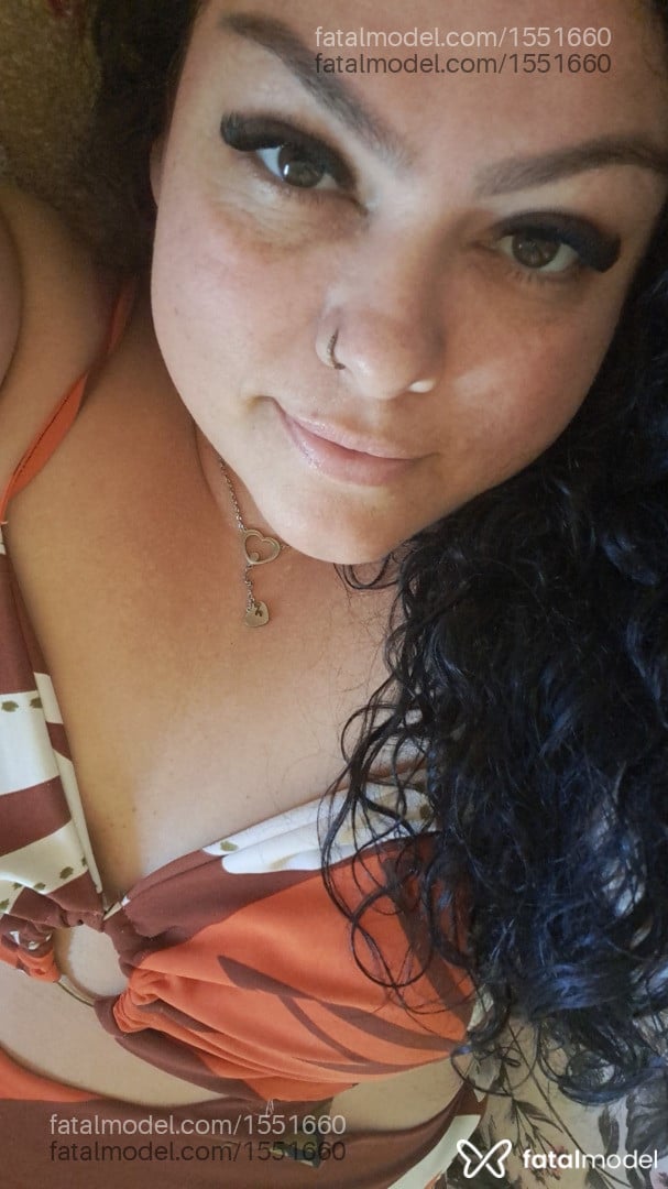 Acompanhante mulher morena (o) de olhos mel em Juiz de Fora Acompanhante mulher morena (o) de olhos mel em Juiz de Fora - TINA BORGES