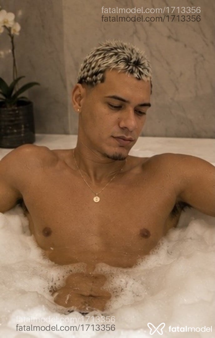 Acompanhante homem morena (o) de olhos castanhos - Hermes