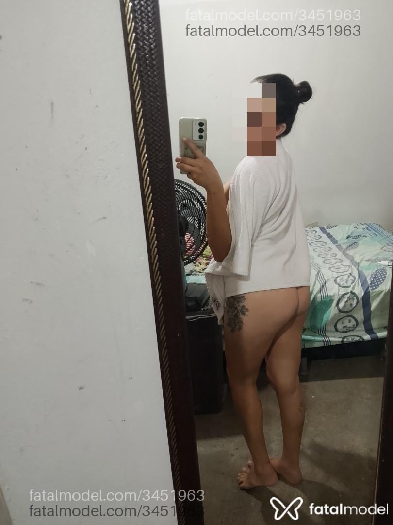 Acompanhante mulher com cabelo castanho de olhos castanhos em Virtual Acompanhante mulher com cabelo castanho de olhos castanhos em Virtual - Angelyn