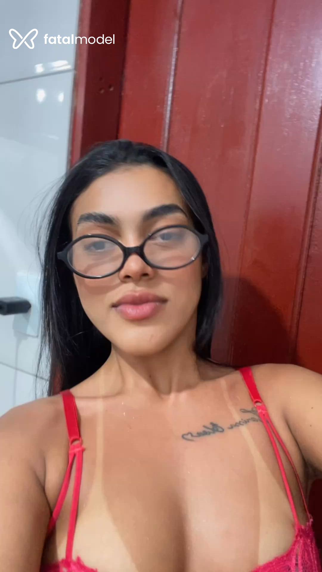 Acompanhante mulher morena (o) de olhos castanhos - Santos Acompanhante mulher morena (o) de olhos castanhos - Santos