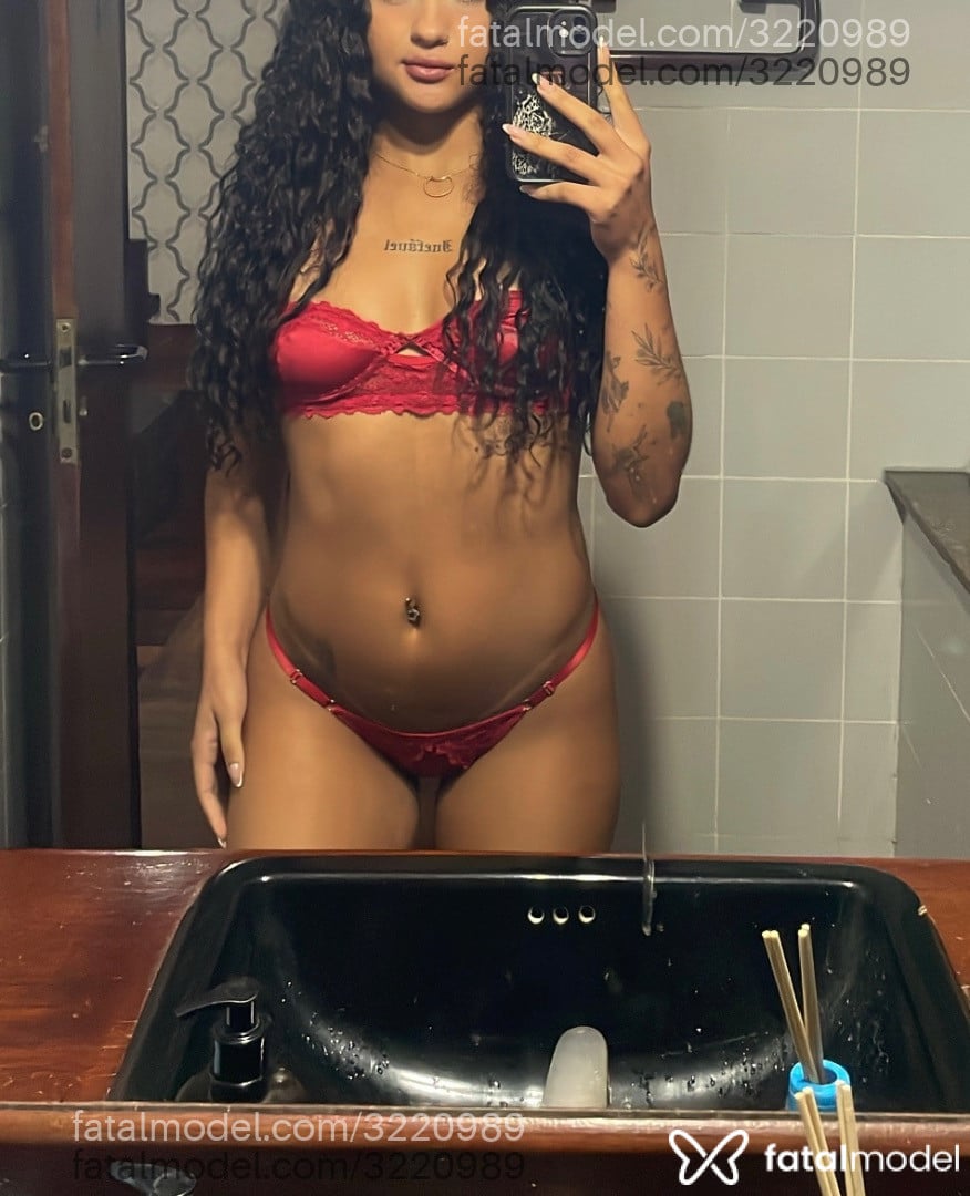 Acompanhante mulher morena (o) de olhos castanhos em Macaé - Anna Liz