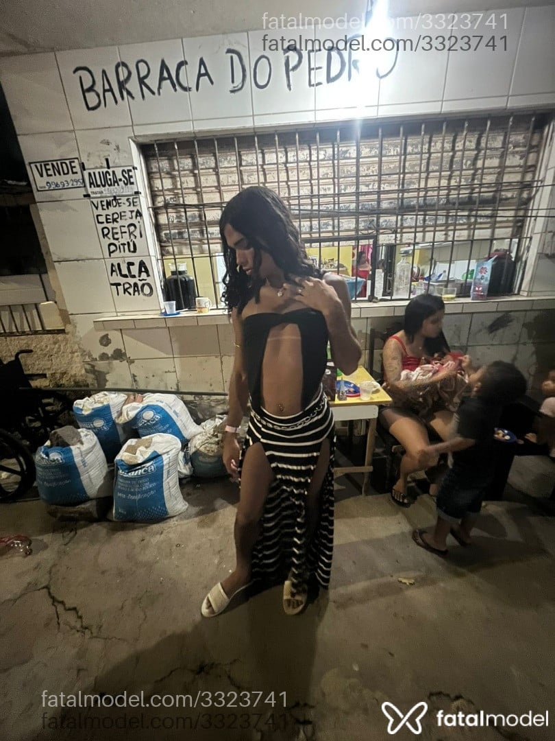 Acompanhante mulher trans com cabelo castanho de olhos castanhos em Olinda Acompanhante mulher trans com cabelo castanho de olhos castanhos em Olinda - Gabriela Vitorinha