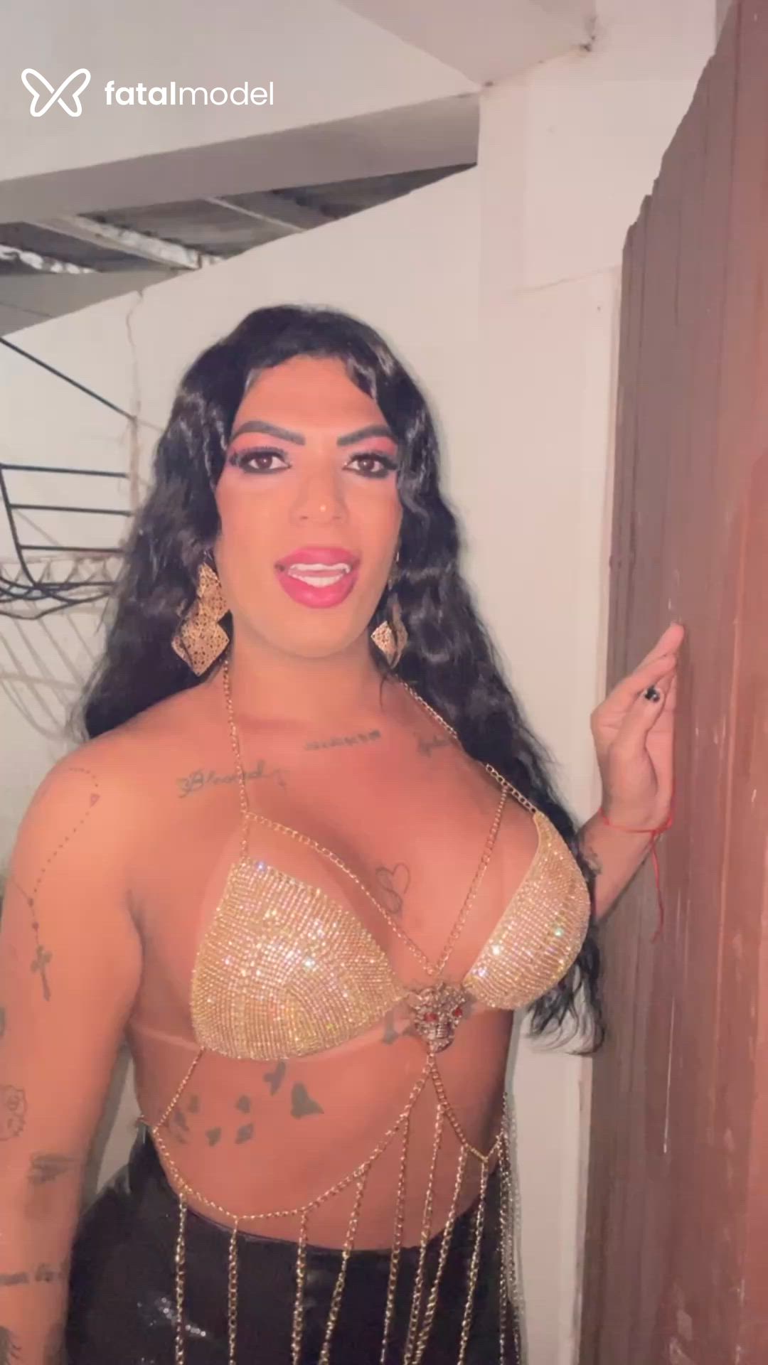 Acompanhante travesti com cabelo castanho de olhos castanhos em Montes Claros Acompanhante travesti com cabelo castanho de olhos castanhos em Montes Claros - Isis Uva