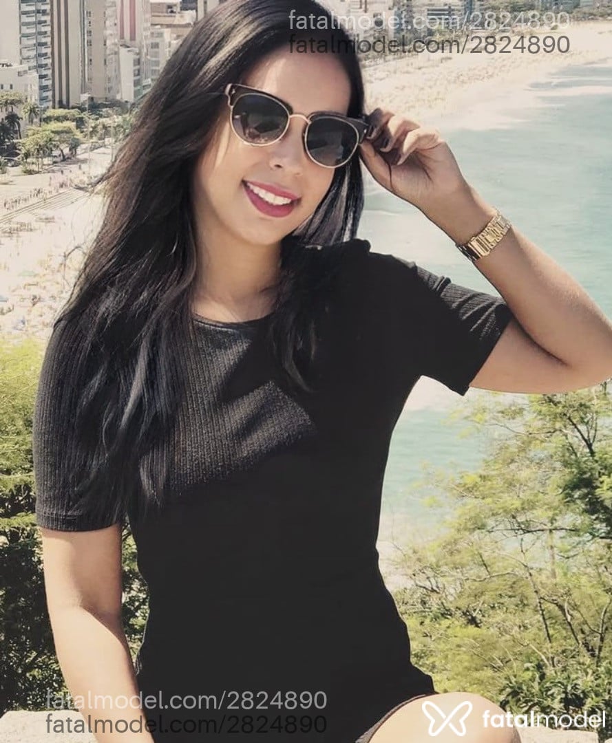 Acompanhante mulher morena (o) de olhos castanhos em Divinópolis - Larissa