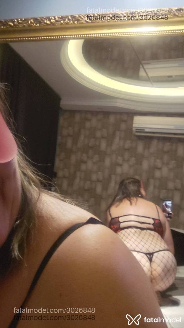 Acompanhante mulher com cabelo castanho de olhos verdes - Amanda