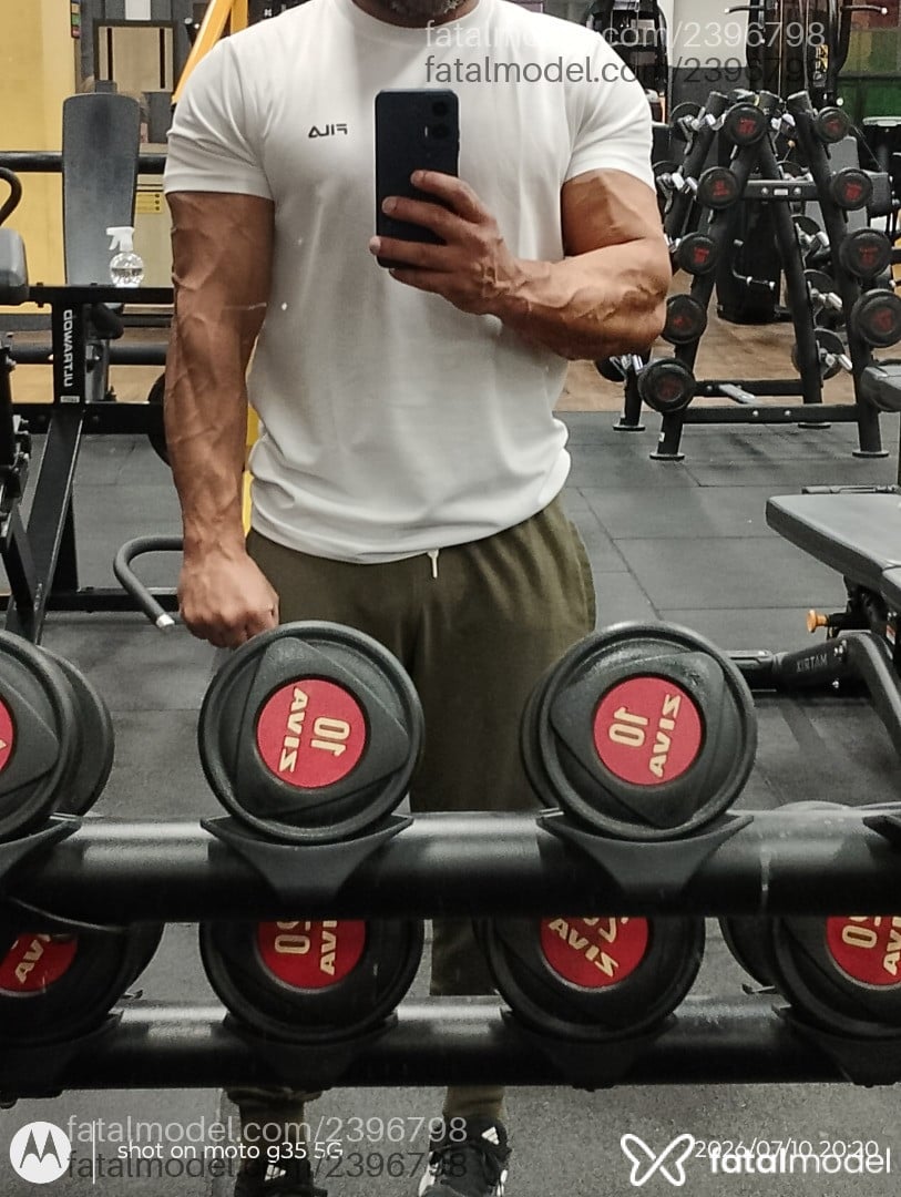 Acompanhante homem morena (o) de olhos castanhos em São Paulo - Atletafitness