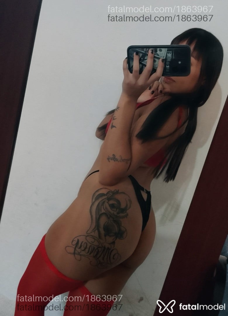 Acompanhante mulher com cabelo castanho de olhos pretos - Yasmim Victoria Acompanhante mulher com cabelo castanho de olhos pretos - Yasmim Victoria