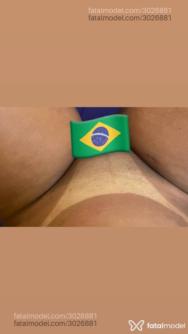 Acompanhante mulher morena (o) de olhos pretos - Melissa Ferrari