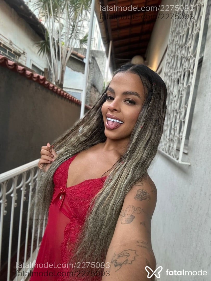Acompanhante mulher loira (o) de olhos castanhos em Volta Redonda Acompanhante mulher loira (o) de olhos castanhos em Volta Redonda - Mellnovinha