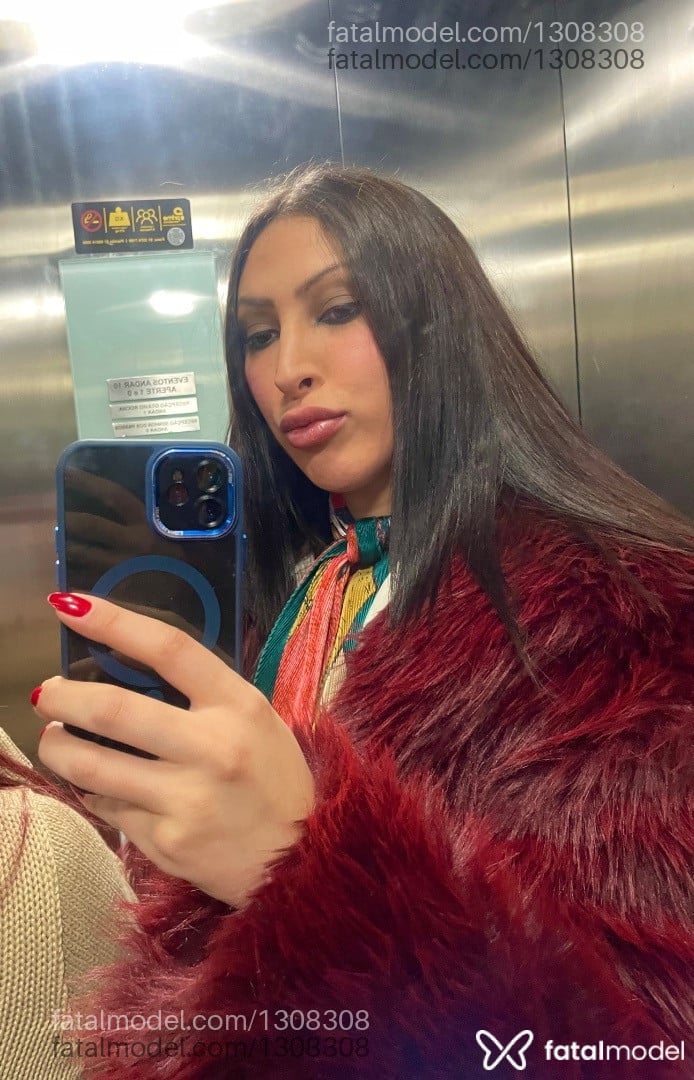 Acompanhante mulher morena (o) de olhos castanhos em Caxias do Sul - Niyati