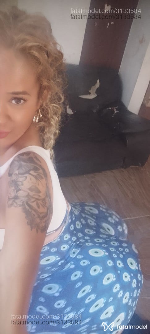 Acompanhante mulher loira (o) de olhos castanhos em Rio de Janeiro - Micaella Freitas