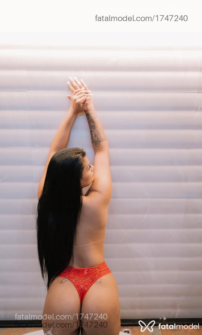 Acompanhante mulher morena (o) de olhos pretos em Joinville - Jessica Fernandes
