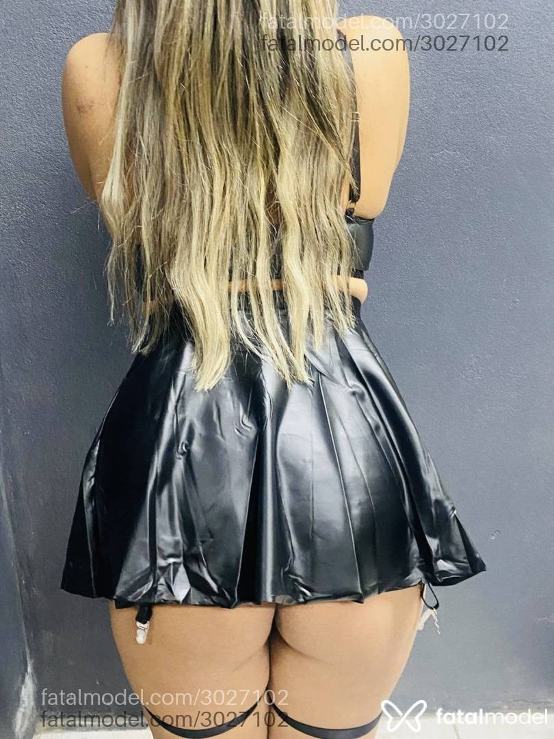 Acompanhante mulher loira (o) de olhos castanhos - Sheyla Mello