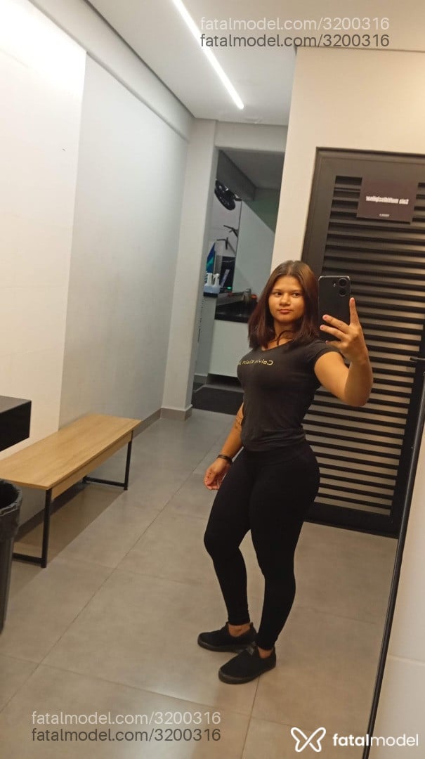 Acompanhante mulher com cabelo castanho de olhos castanhos em Sinop - Cassiane