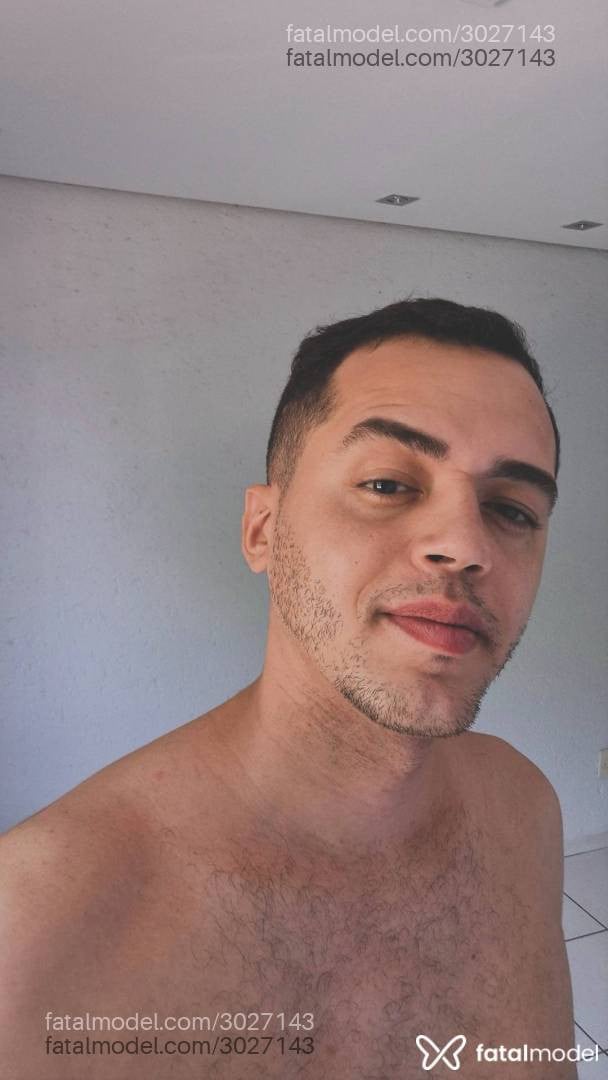 Acompanhante homem com cabelo castanho de olhos castanhos - Sousa Dotad