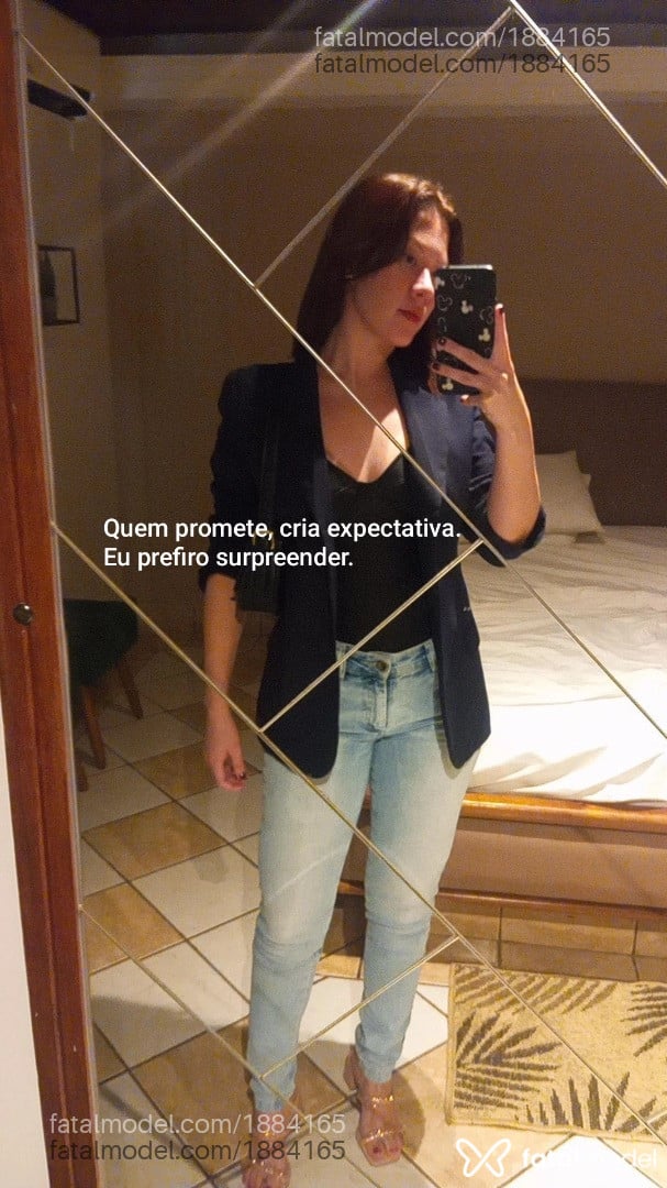Acompanhante mulher com cabelo castanho de olhos castanhos em Campo Grande - Luíza Graciela
