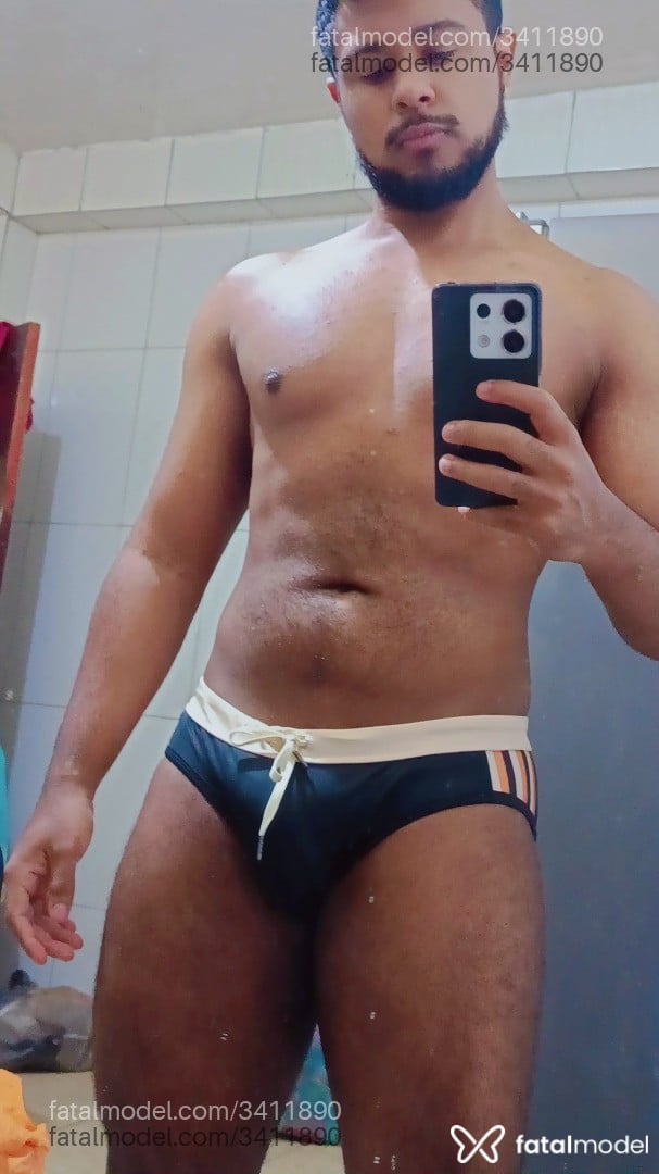 Acompanhante homem morena (o) de olhos pretos em Virtual - Rickgio
