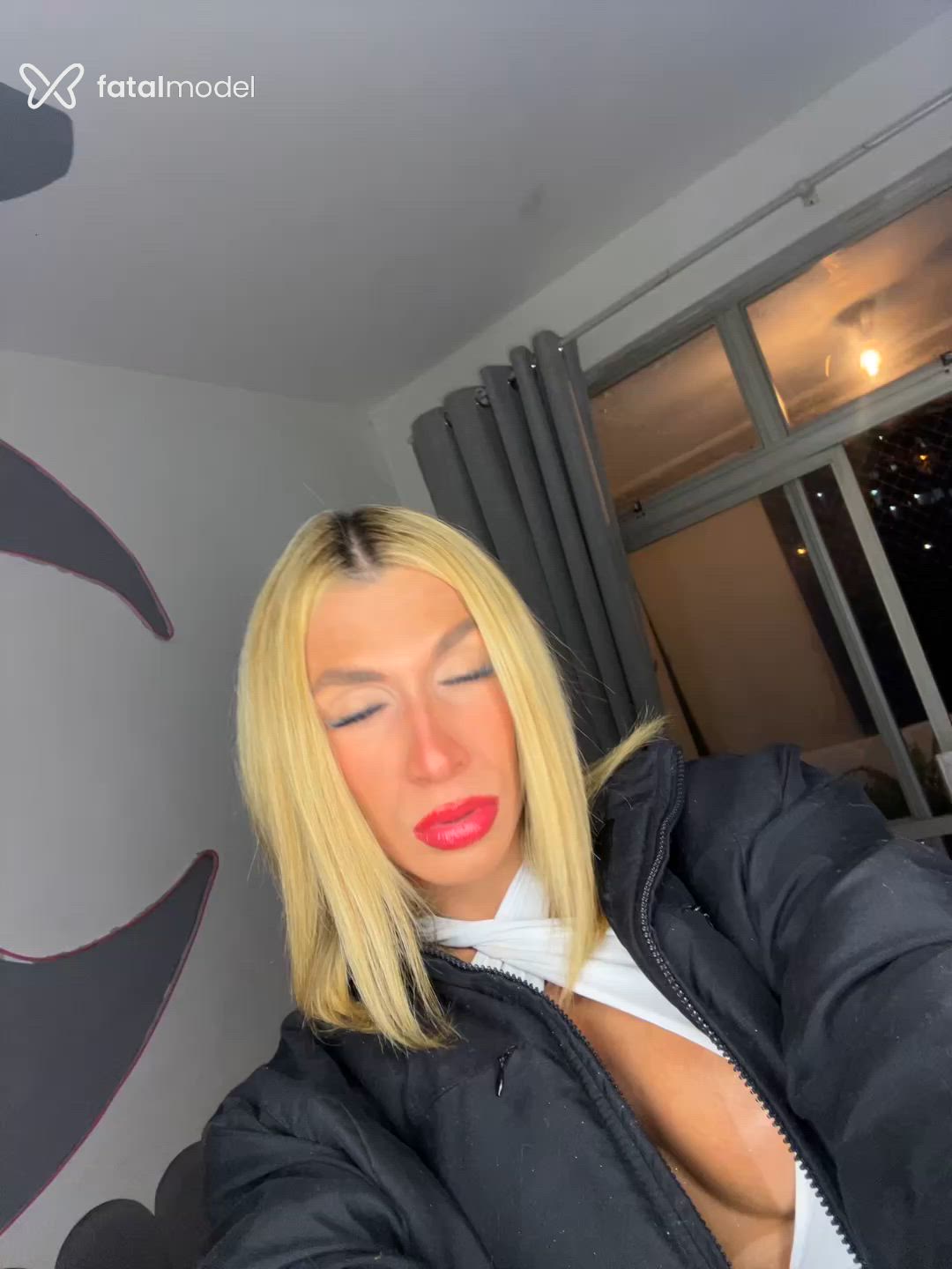 Acompanhante mulher trans loira (o) de olhos pretos em Rio de Janeiro Acompanhante mulher trans loira (o) de olhos pretos em Rio de Janeiro - Moon rays