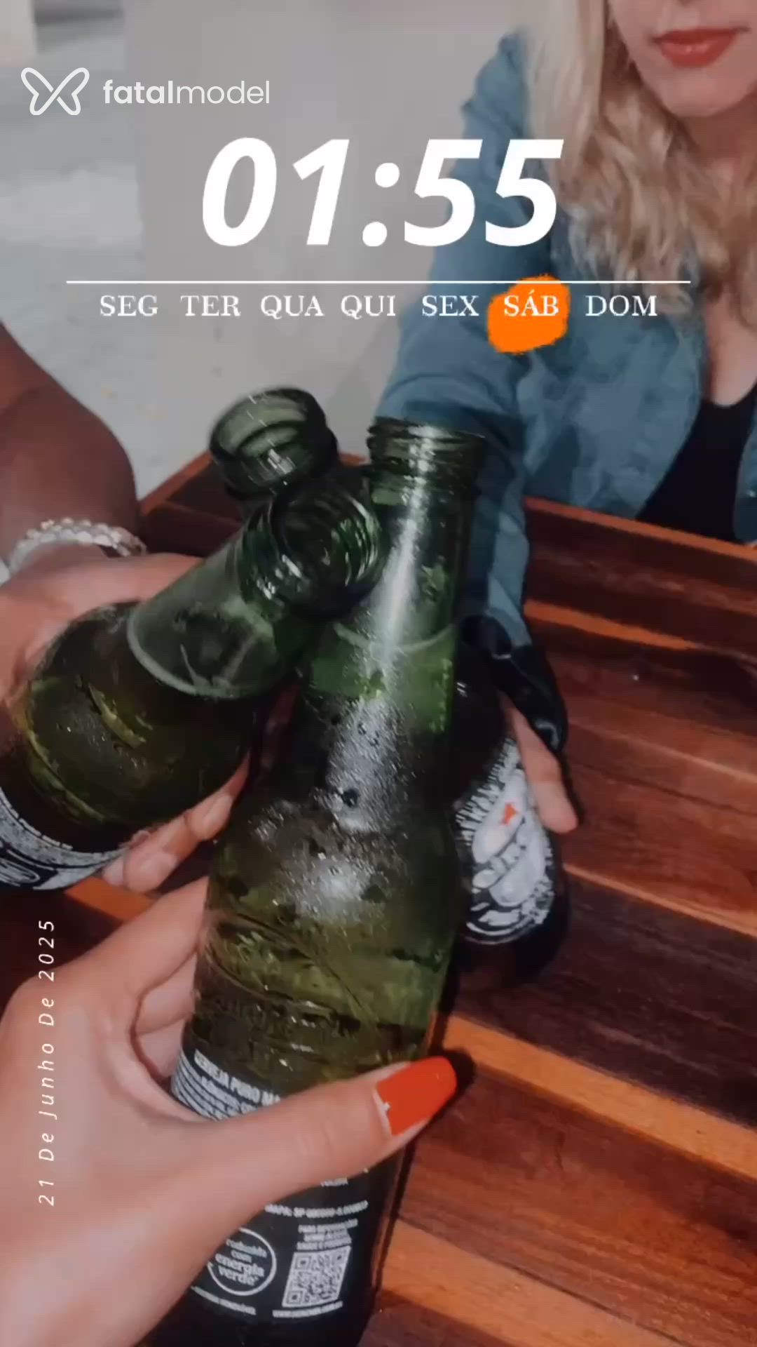 Acompanhante mulher com cabelo castanho de olhos mel em Linhares - Angel