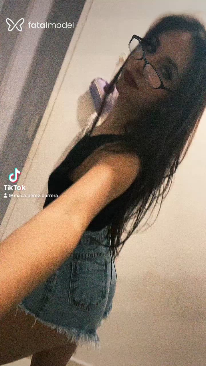 Acompanhante mulher com cabelo castanho de olhos mel em Linhares - Angel