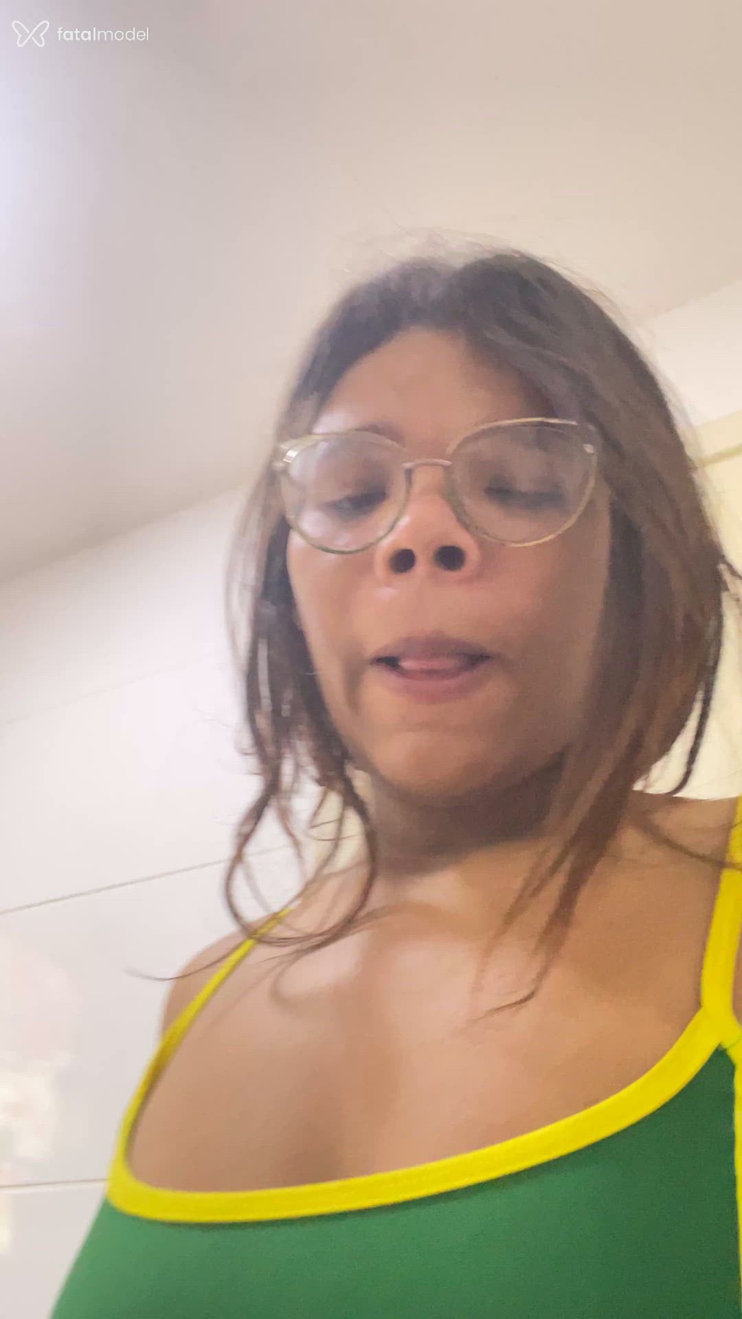 Acompanhante mulher trans com cabelo castanho de olhos pretos em Rio de Janeiro - Alícia Bolino