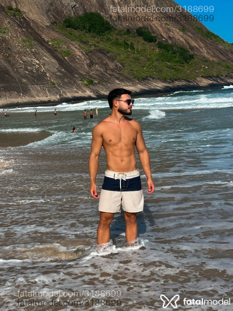Acompanhante homem morena (o) de olhos castanhos - Theo Ferraz Acompanhante homem morena (o) de olhos castanhos - Theo Ferraz