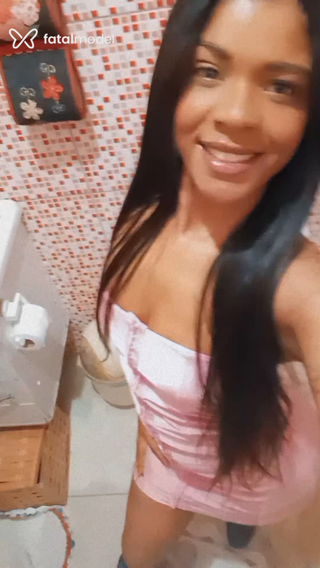 Acompanhante mulher morena (o) de olhos pretos - Larissa Acompanhante mulher morena (o) de olhos pretos - Larissa