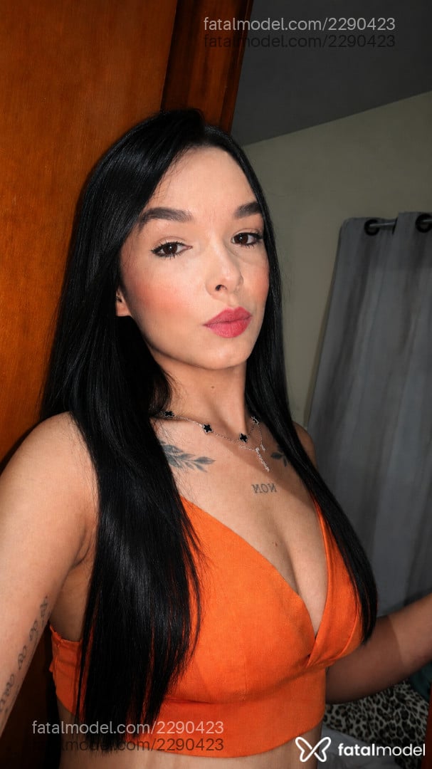 Acompanhante mulher morena (o) de olhos castanhos - Angel