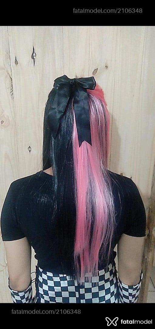 Acompanhante mulher trans com cabelo colorido de olhos castanhos em Porto Alegre - Mina