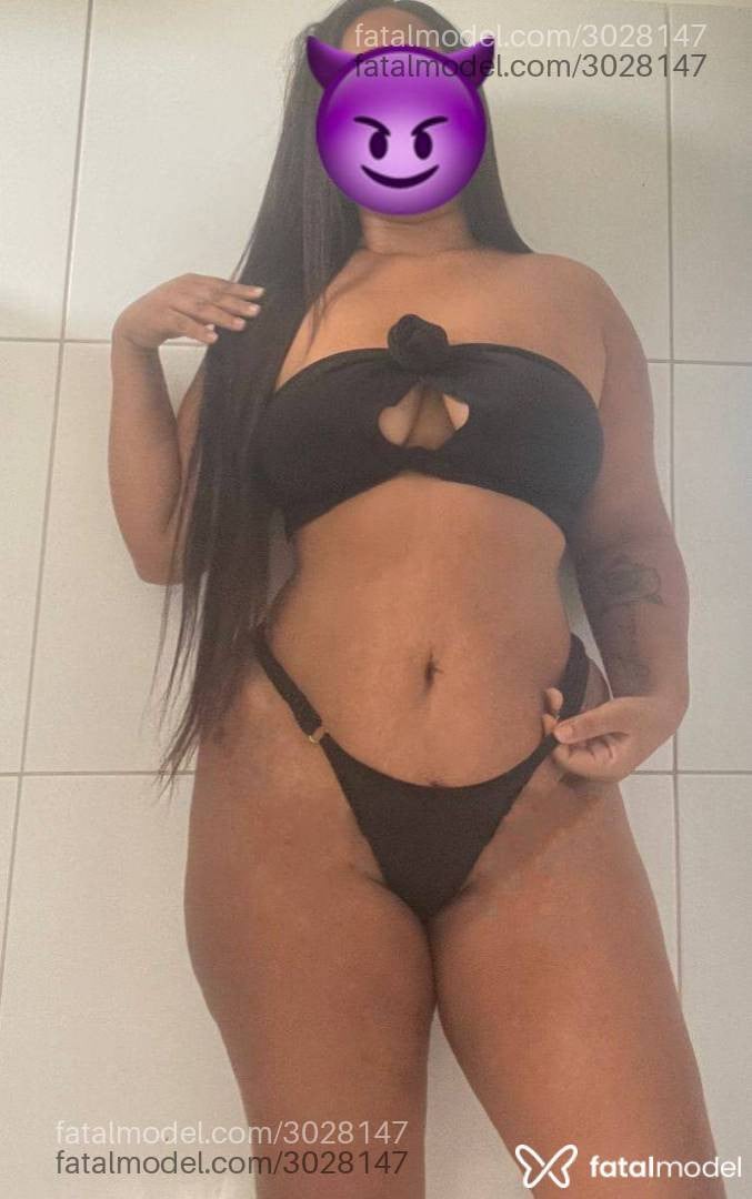 Acompanhante mulher morena (o) de olhos pretos - Mirela Sierra