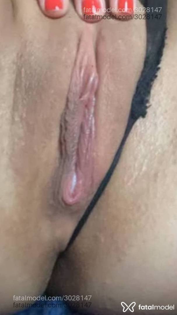 Acompanhante mulher morena (o) de olhos pretos - Mirela Sierra