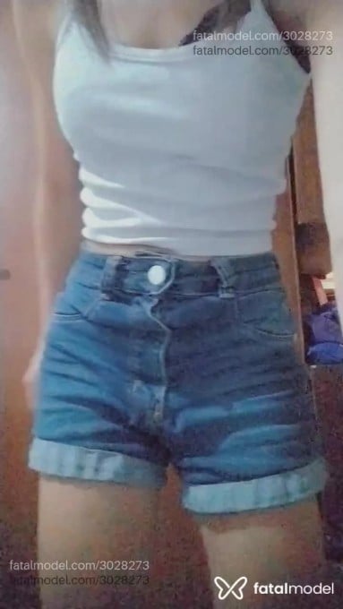 Acompanhante mulher com cabelo castanho de olhos castanhos em Virtual Acompanhante mulher com cabelo castanho de olhos castanhos em Virtual - Milly Navarro