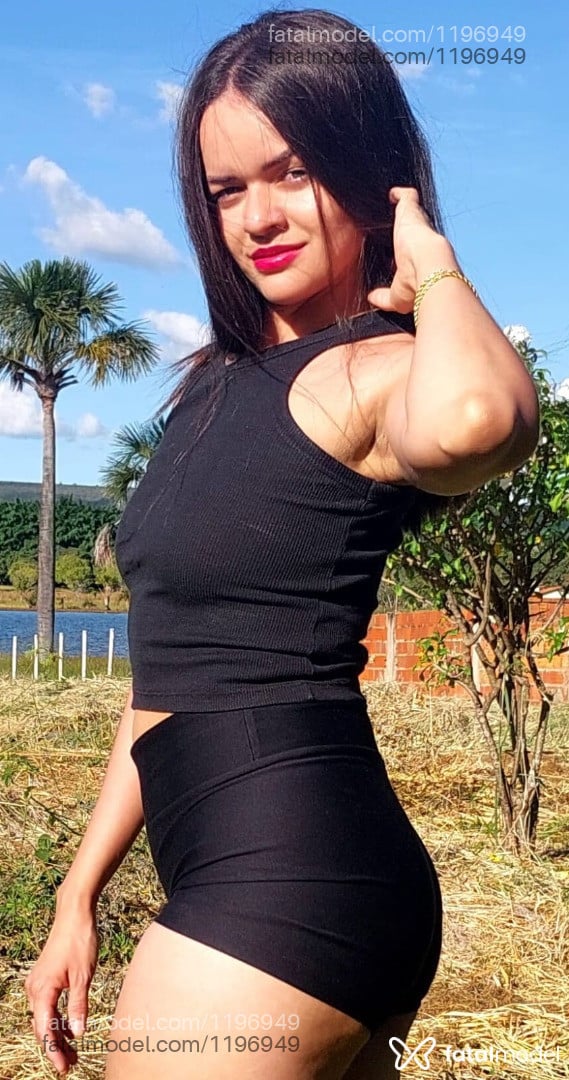 Acompanhante mulher loira (o) de olhos azuis em Virtual - YSA MODELLO