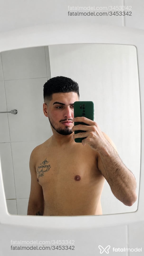 Acompanhante homem morena (o) de olhos castanhos em Barra Velha - Leandro