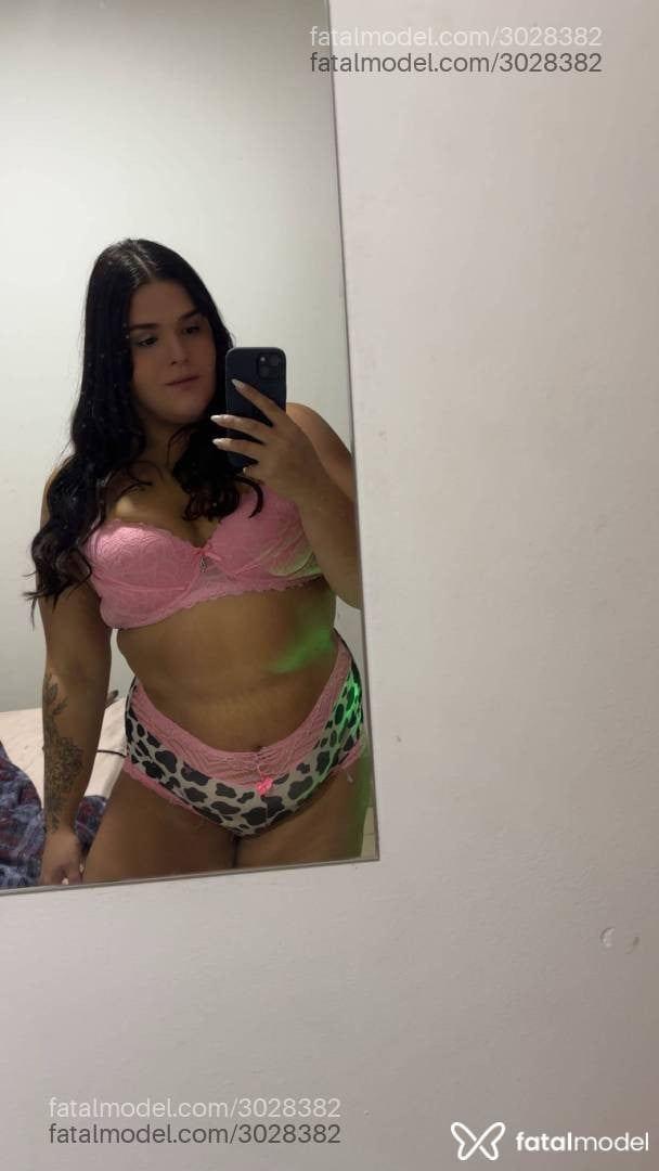 Acompanhante mulher trans morena (o) de olhos castanhos - Jade