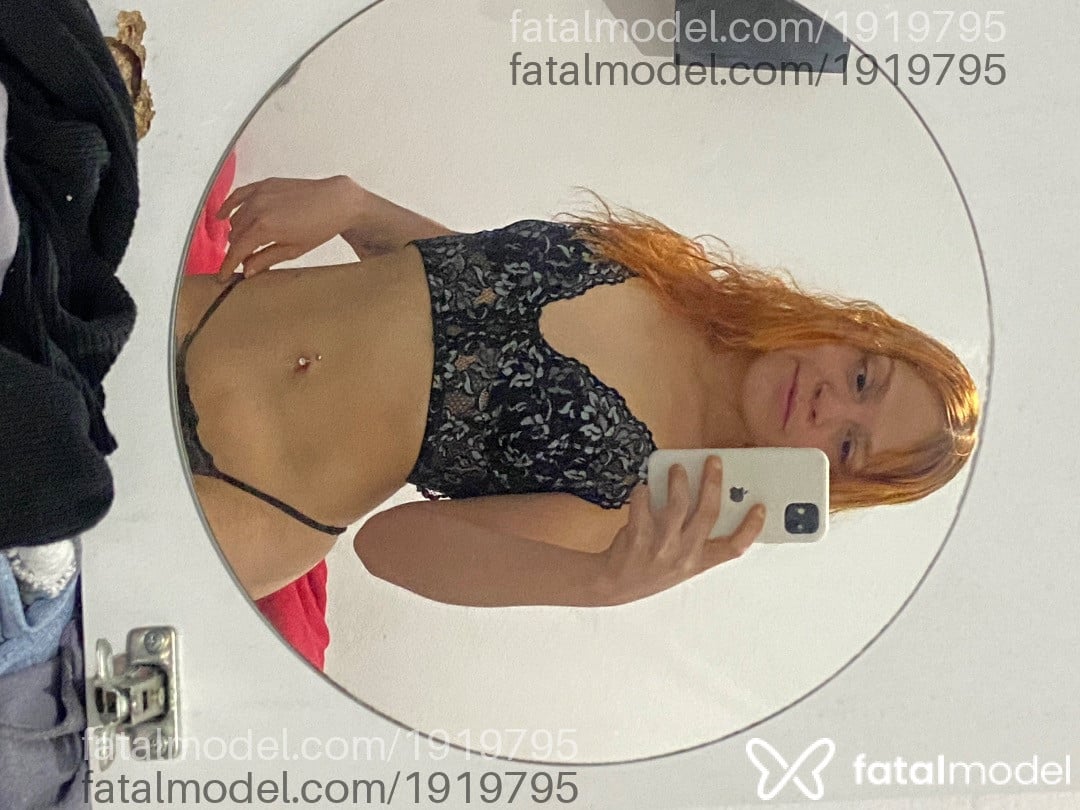 Acompanhante mulher ruiva (o) de olhos castanhos em Virtual - Middy