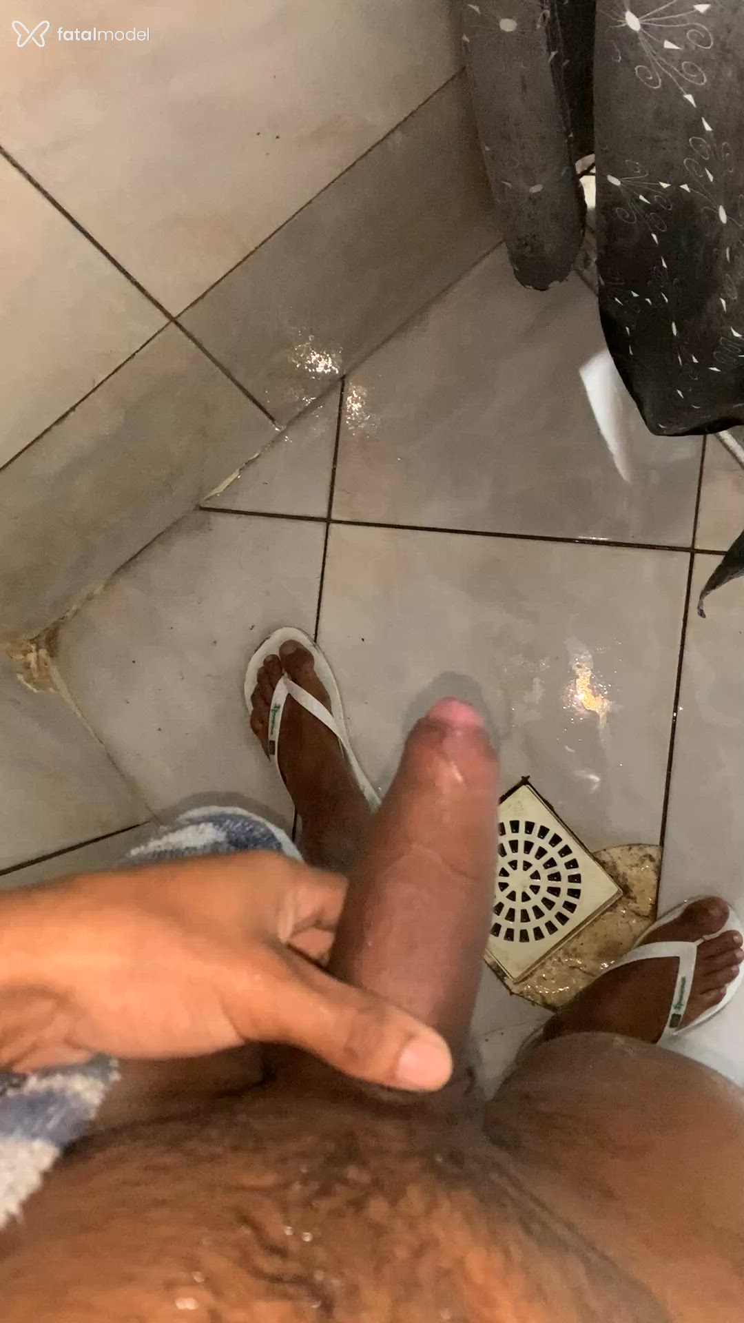 Acompanhante homem morena (o) de olhos castanhos em São José - Black
