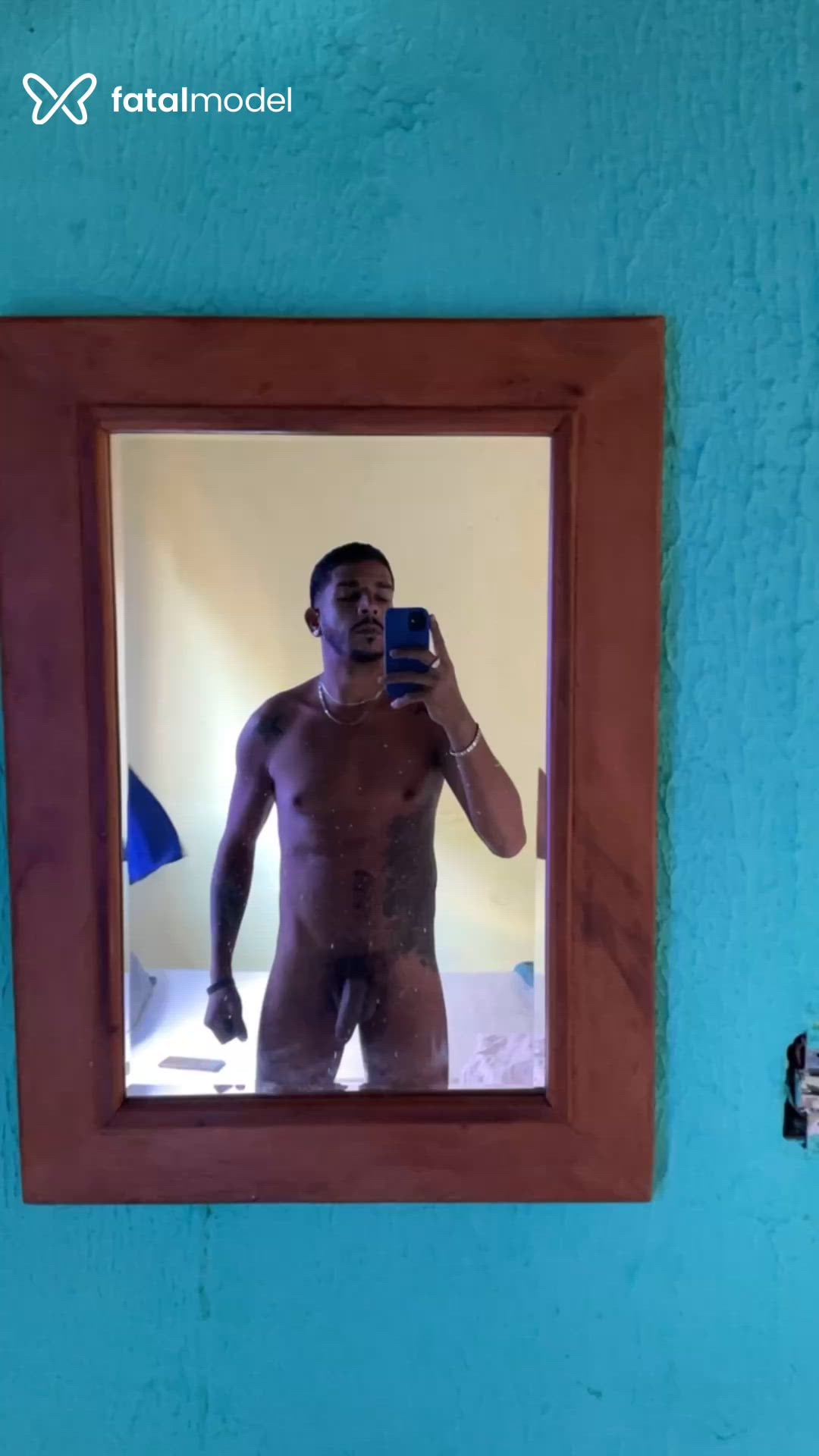 Acompanhante homem com cabelo castanho de olhos castanhos - Hugo Martin Acompanhante homem com cabelo castanho de olhos castanhos - Hugo Martin