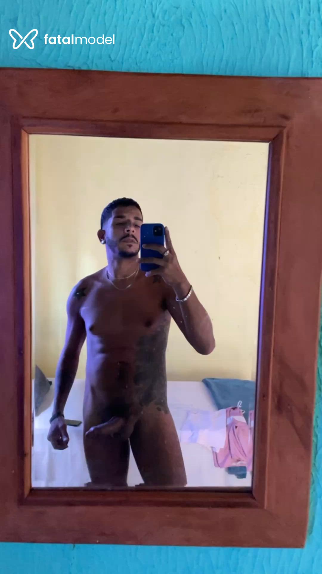 Acompanhante homem com cabelo castanho de olhos castanhos - Hugo Martin Acompanhante homem com cabelo castanho de olhos castanhos - Hugo Martin