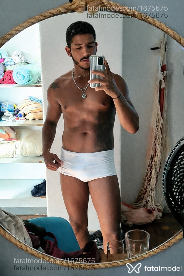 Acompanhante homem com cabelo castanho de olhos castanhos em Maricá - Hugo Martin