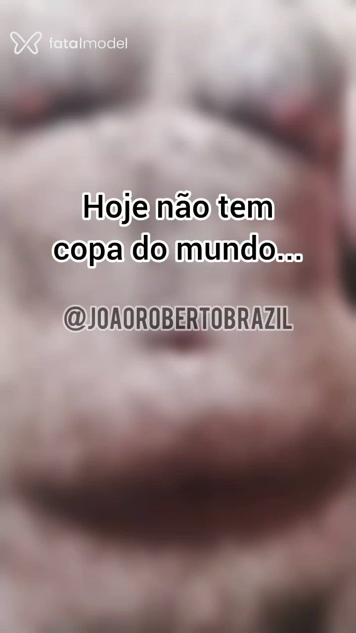 Acompanhante homem sem cabelo de olhos castanhos em Virtual Acompanhante homem sem cabelo de olhos castanhos em Virtual - João Roberto