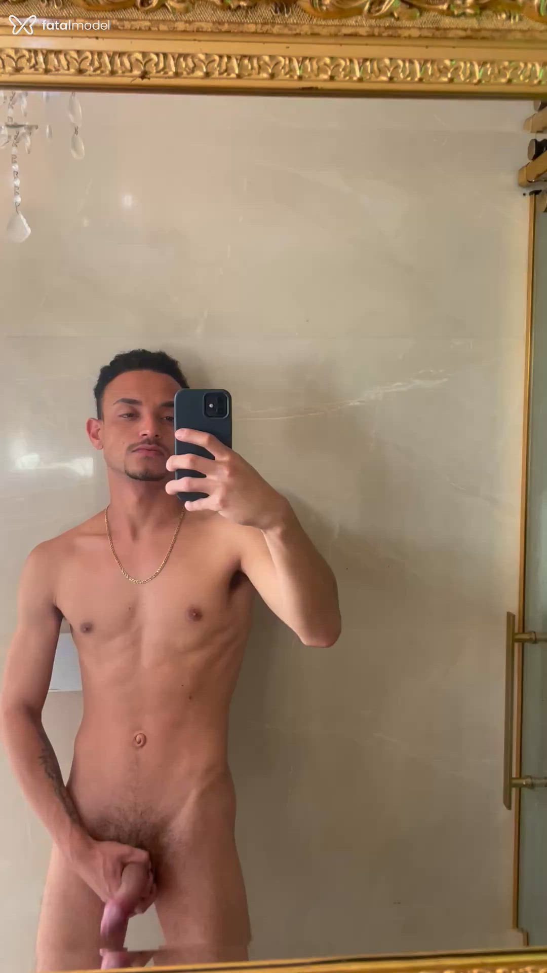 Acompanhante homem com cabelo castanho de olhos castanhos em Francisco Morato Acompanhante homem com cabelo castanho de olhos castanhos em Francisco Morato - Allan Heilige