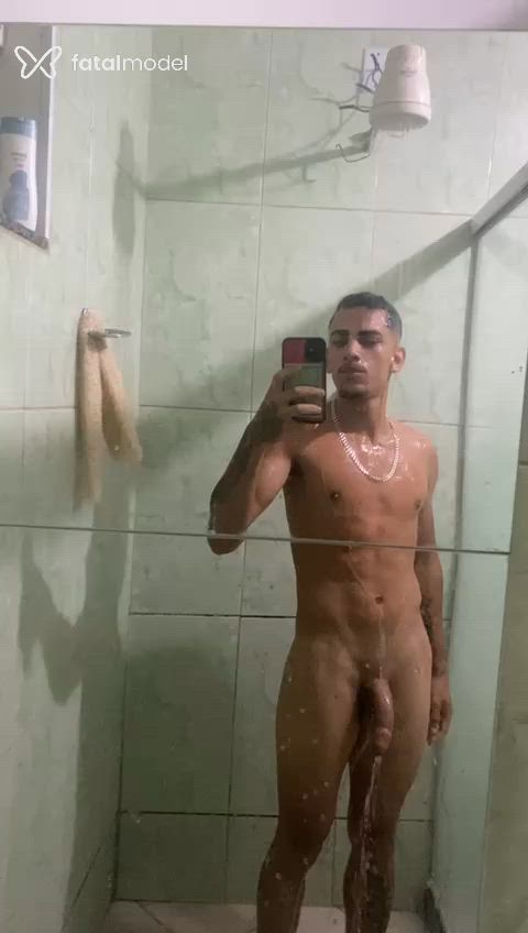 Acompanhante homem com cabelo castanho de olhos verdes em Niterói Acompanhante homem com cabelo castanho de olhos verdes em Niterói - Renato