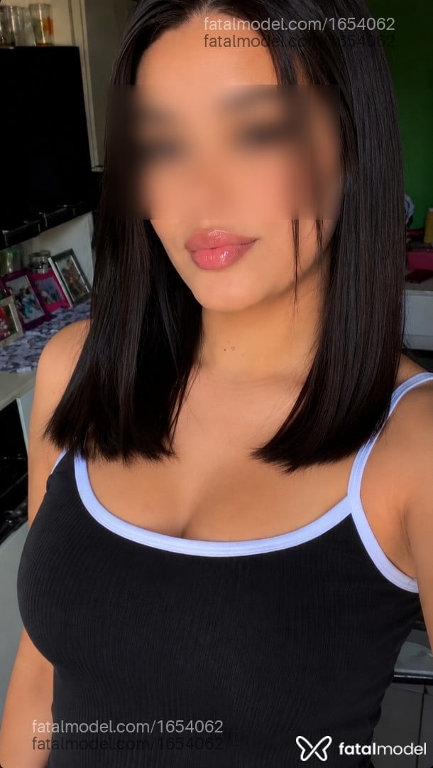 Acompanhante mulher morena (o) de olhos mel - Tália Mendes Acompanhante mulher morena (o) de olhos mel - Tália Mendes