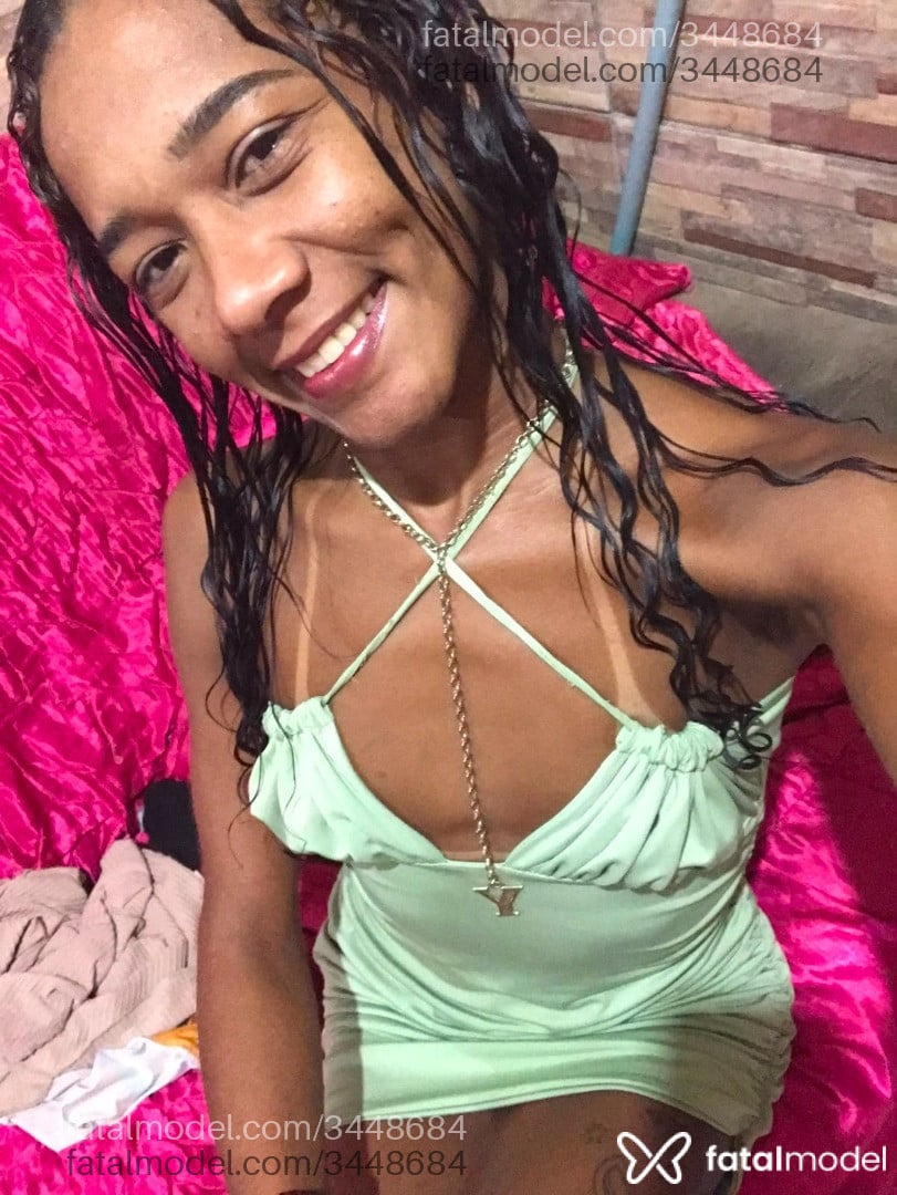 Acompanhante mulher com cabelo castanho de olhos castanhos - Bella Jade Acompanhante mulher com cabelo castanho de olhos castanhos - Bella Jade