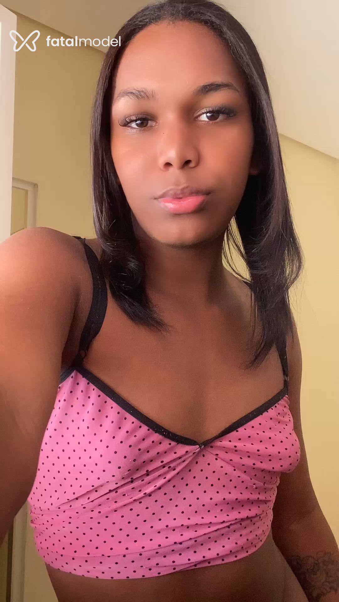 Acompanhante mulher trans morena (o) de olhos castanhos em Guanambi Acompanhante mulher trans morena (o) de olhos castanhos em Guanambi - Victoria Lemos